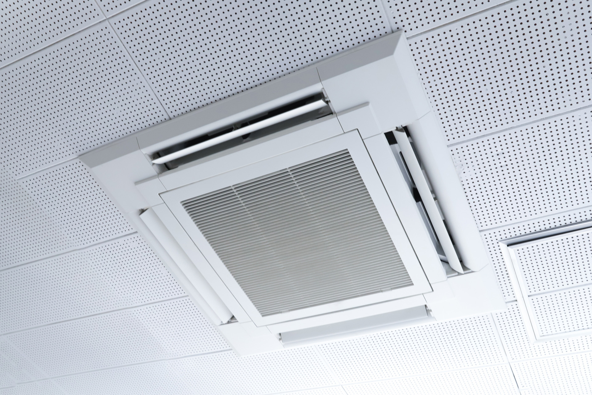 遮熱効果で空調負荷を軽減